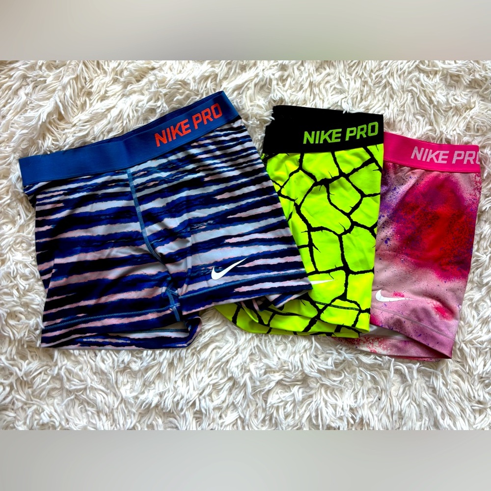 3x Nike pro shorts
